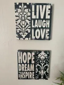 Everything you need - 1 BR 1 BA WIFI SMART TV QN Bed Coffee - Eastborough