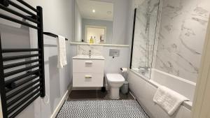 Superb Apt at the Marina