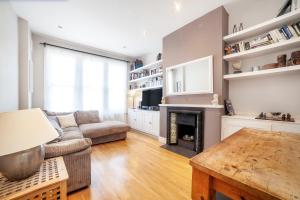 New Listing! Calming 2BR near park, Herne Hill