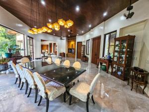 CORON RIVERSIDE Guesthouse