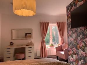Cannons Loft Central Buxton, Duplex loft 3 bedroomover 3 floors stairs no lift sleeps 5