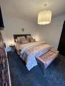 Cannons Loft Central Buxton, Duplex loft 3 bedroomover 3 floors stairs no lift sleeps 5