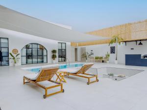 10 Pool Villa