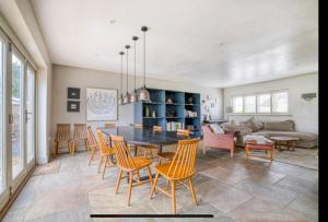 Elmcroft, Large House with Shepherds Hut