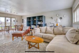 Elmcroft, Large House with Shepherds Hut