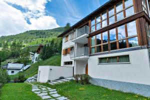 Chesa Gravules - La Punt