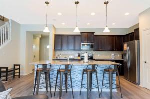 Welcome to Paradise Windsor at Westside Resort