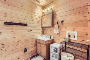 Mountain Cabin In Woods And Views Hot Tub