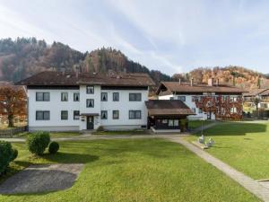 Chiemgau-Comfort B4 Ferienwohnanlage Oberaudorf mit Schwimmbad und Sauna