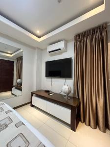 Sheryll Escapes - La Grande 406 cozy 1 bedroom Wi-Fi and Netflix