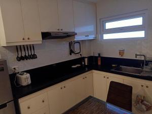 Sheryll Escapes - La Grande 406 cozy 1 bedroom Wi-Fi and Netflix