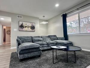 Modern 2BR Stylish Retreat Unit A Upstairs