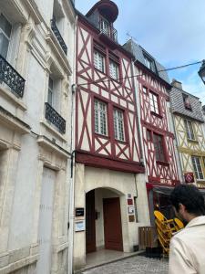 Magnifique appartement rénové Place du Martroi