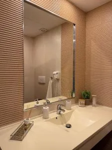 Rin bucuresti - Români