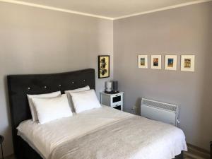 Great 1-Bedroom Private Apartment in Villa