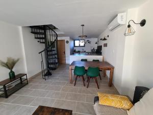 Maisons de vacances maisonnette adossee a un mas 2 chambres : Maison de Vacances