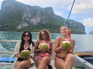 Expeditions To El Nido