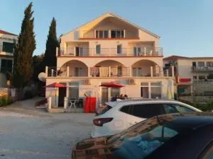 Vila Matej - 拉扎尼