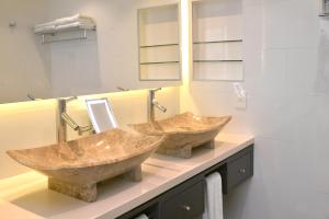 Magia Beachside Condo