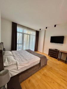 Swimming Paradise Apartments