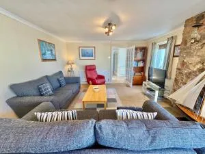 TY CARREG -3 BED BUNGALOW -RAVENSPOINT ROAD - Rhoscolyn