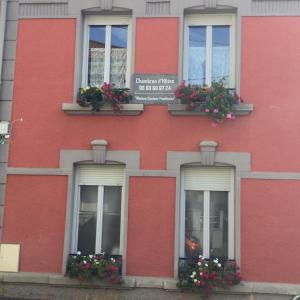 Sejours chez l'habitant Couleur Framboise : Chambre Lits Jumeaux avec Salle de Bains Privative