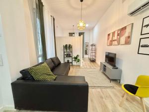 Renfe Asamblea de Madrid 02 AMCH Hospedaje