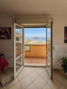 first floor lido house with terrace for exclusive use