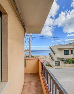 first floor lido house with terrace for exclusive use