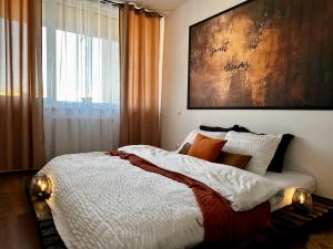 Orange byt s parkovacím místem v centru města