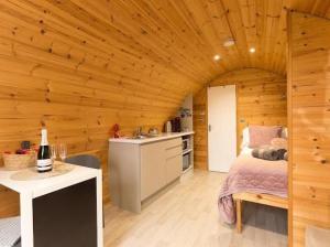 Cozy Haven Glamping Pod 1With Hot Tub & Cold Shower