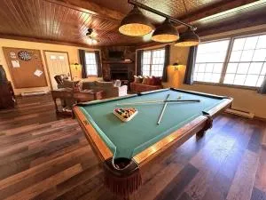 The Game Cabin at Rustic River - Jefferson