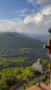 Eagle's Nest Panoramic House in the Village with Fireplace