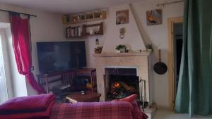 Eagles Nest Panoramic House in the Village with Fireplace