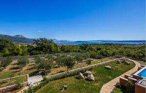 Amazing Home In Kastel Stafilic