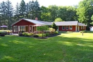 27 Acre Wine Country Estate - Jefferson