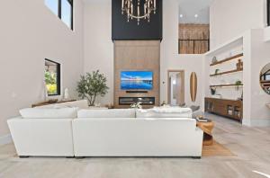 Coastal Luxe, SaltPool Spa, 5miles to Siesta