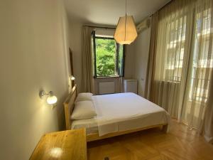 Villa with rooftop hot tub