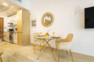 Chic Studio Living JVC