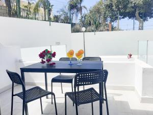 Holiday Island Pool Escape