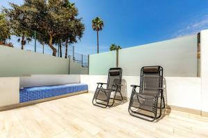 Holiday Island Pool Escape