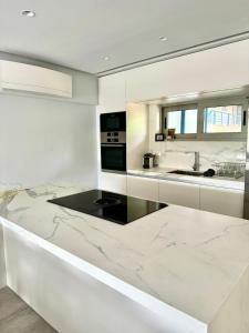 Athens Riviera Lux Flat, Lemos Vouliagmeni