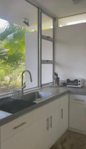 Casa White, Altos del Cacique