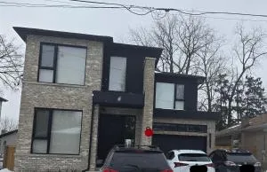 Spacious Bright 9ft Ceiling with Private Entrance - Milton