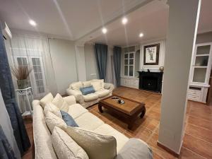 Family home with private Swimming Pool & Garden