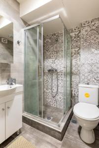 Ladadika Urban Vibes