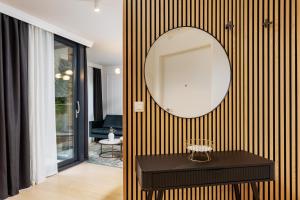 Apartment Central - 5 min with bus to Old Town, self check in 0-24h