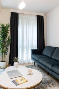 Apartment Central - 5 min with bus to Old Town, self check in 0-24h