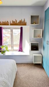 Cozy Double Room in Vibrant Smithfield Apartment