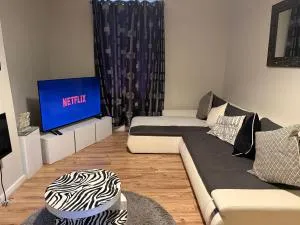 Perfect For Contractors and Leisure Stays Sheffield Home With King Or Twin bed Option - Brightside